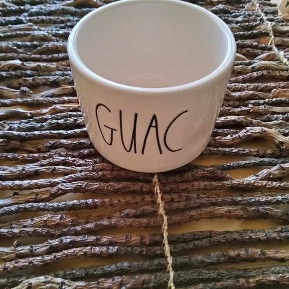 NWOT Rae Dunn Salsa & Guac Dish - Picture 7 of 9